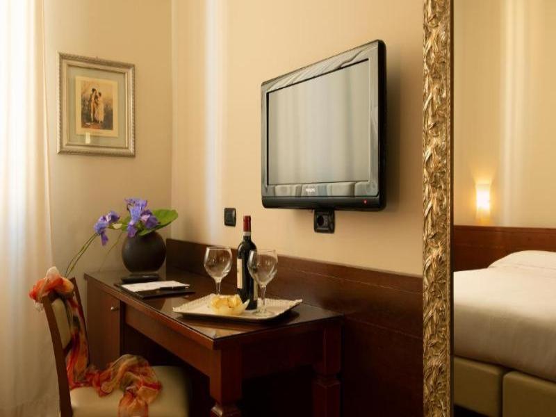 Fenice Hotel Milan image