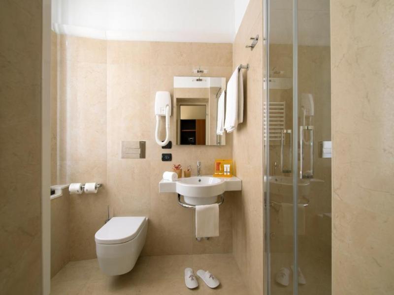 Fenice Hotel Milan image