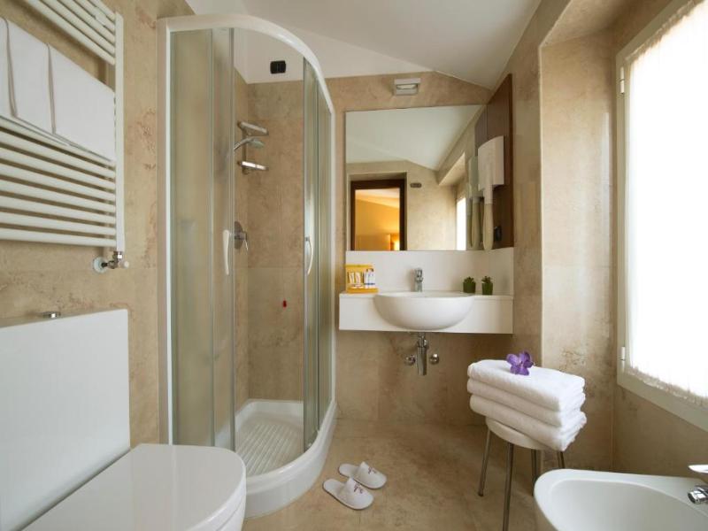 Fenice Hotel Milan image