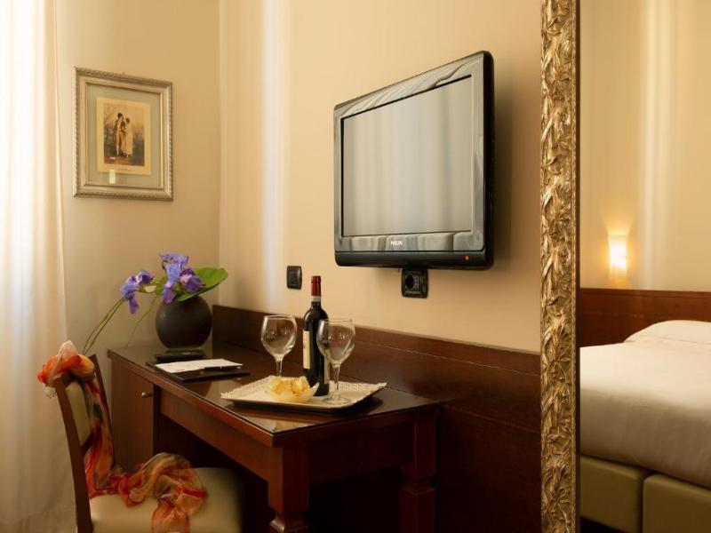 Fenice Hotel Milan image