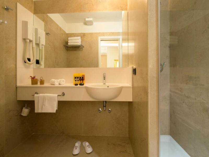Fenice Hotel Milan image