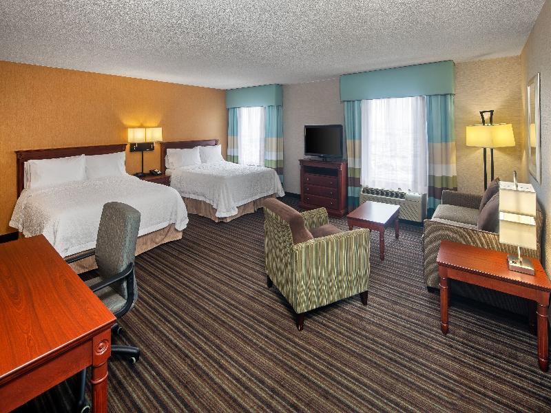 Hampton Inn & Suites Toronto Airport image