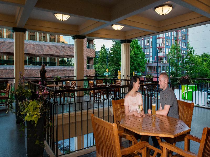 Holiday Inn Hotel and Suites Vancouver Downtown image