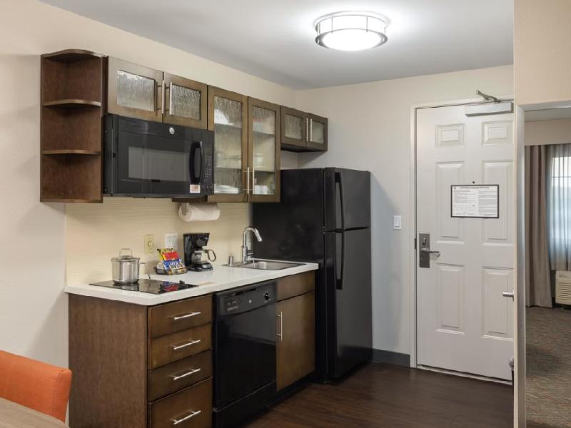 Candlewood Suites Anaheim Resort image