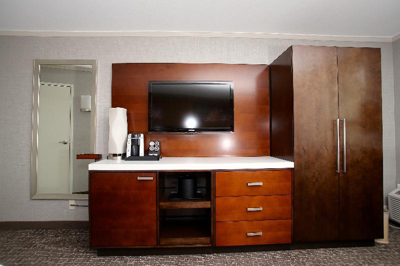 Holiday Inn Long Beach-Airport (Conference Ctr) image