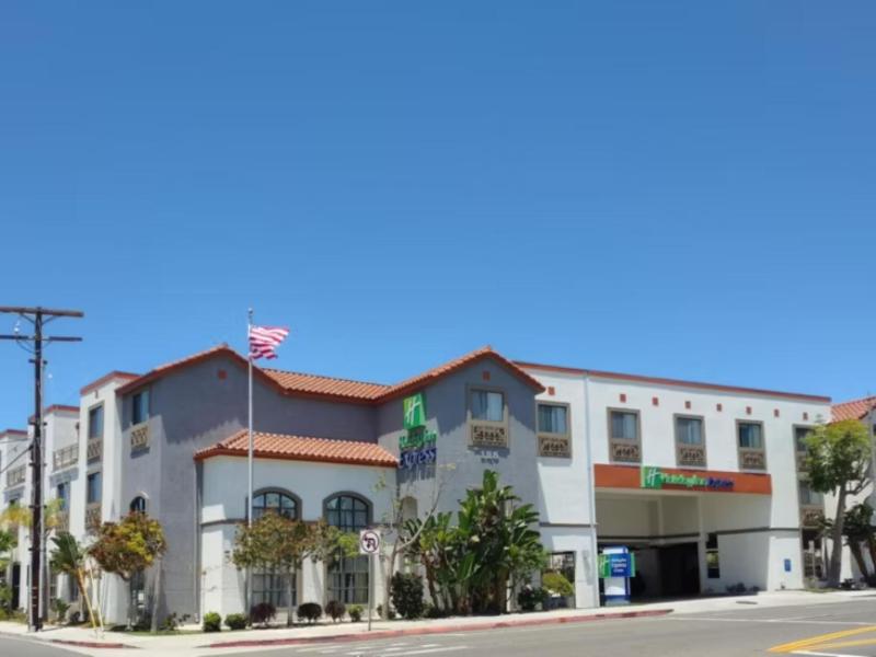Holiday Inn Express & Suites Hermosa Beach