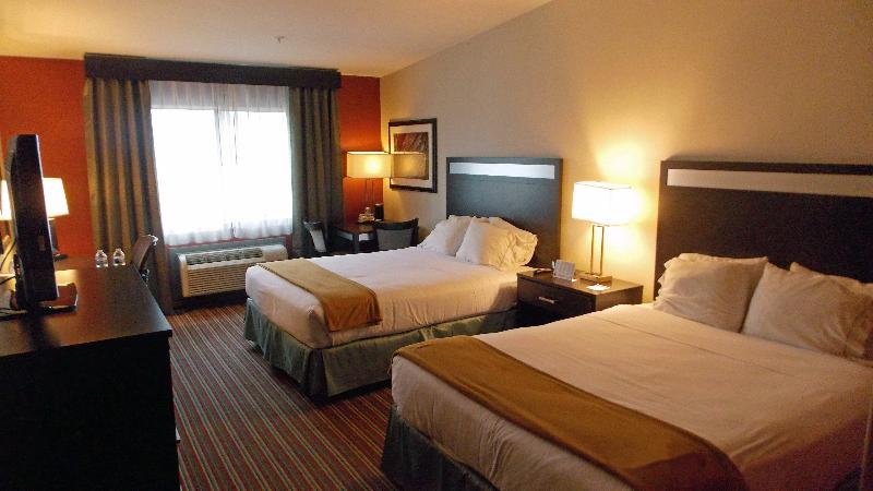 Holiday Inn Express Bakersfield photo 9