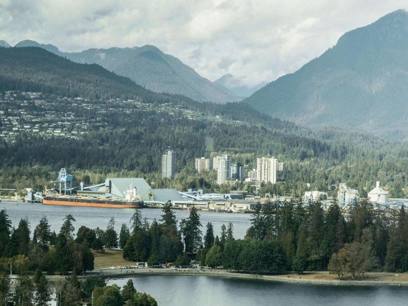 Vancouver Marriott Pinnacle Downtown Hotel image
