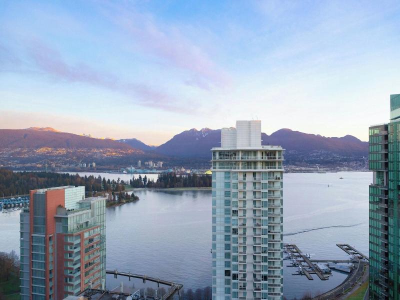 Vancouver Marriott Pinnacle Downtown Hotel image