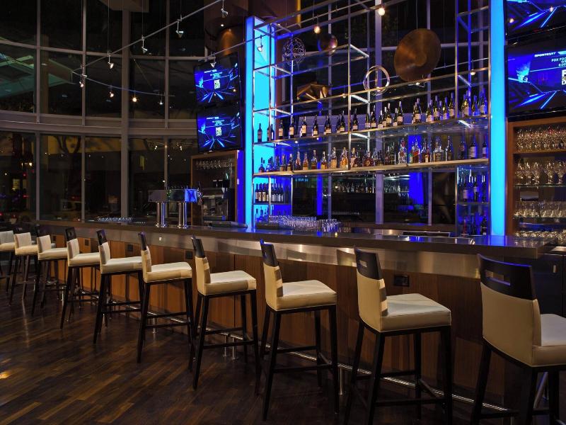 Vancouver Marriott Pinnacle Downtown Hotel image