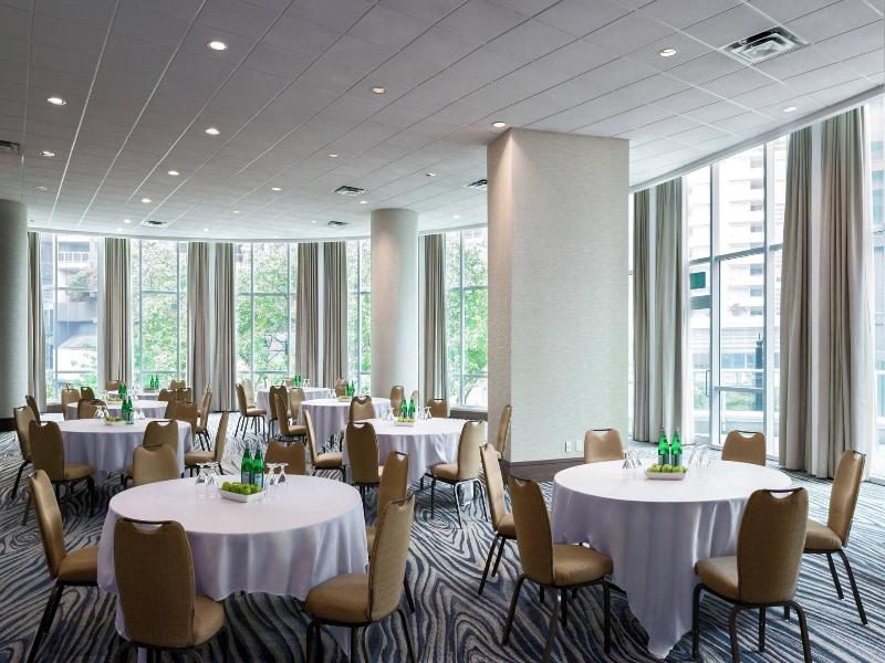 Vancouver Marriott Pinnacle Downtown Hotel image