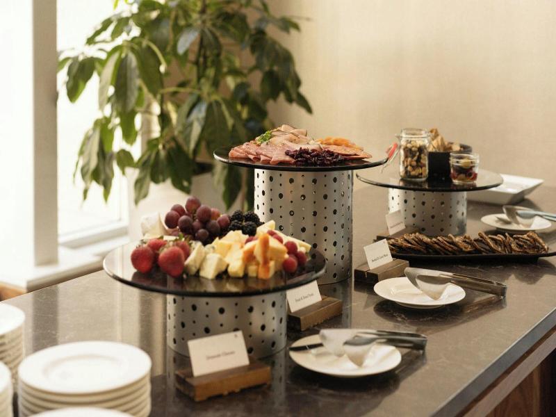 Vancouver Marriott Pinnacle Downtown Hotel image