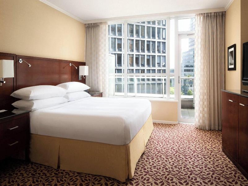 Vancouver Marriott Pinnacle Downtown Hotel image