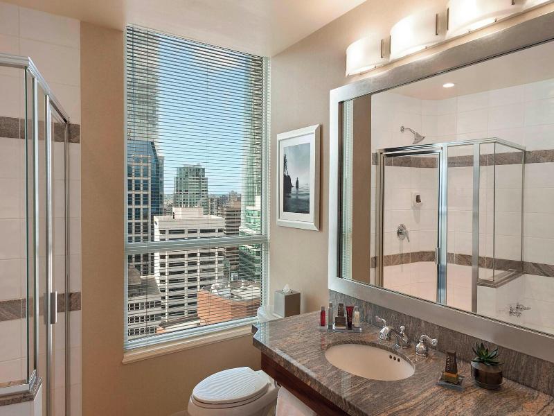 Vancouver Marriott Pinnacle Downtown Hotel image