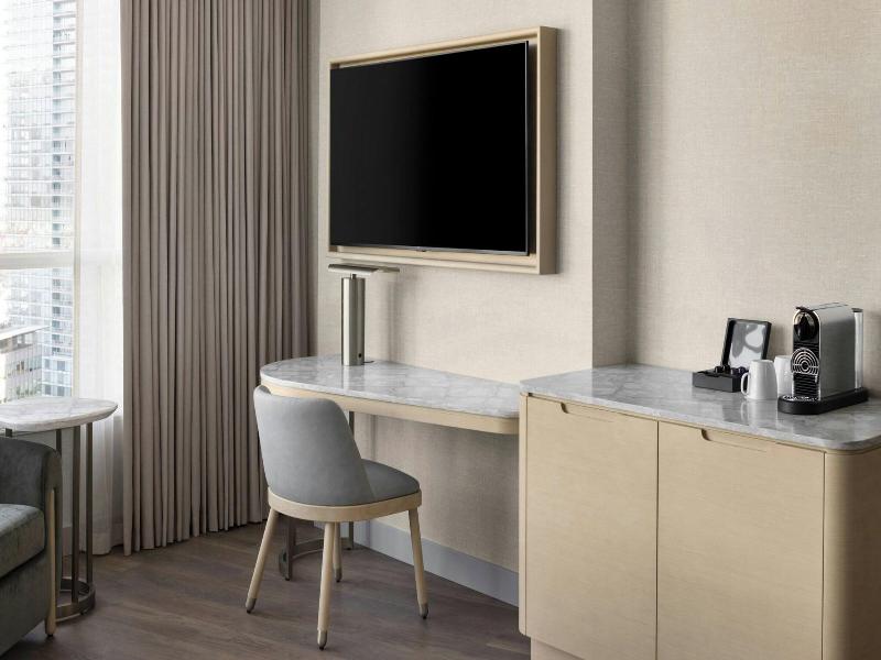 Vancouver Marriott Pinnacle Downtown Hotel image