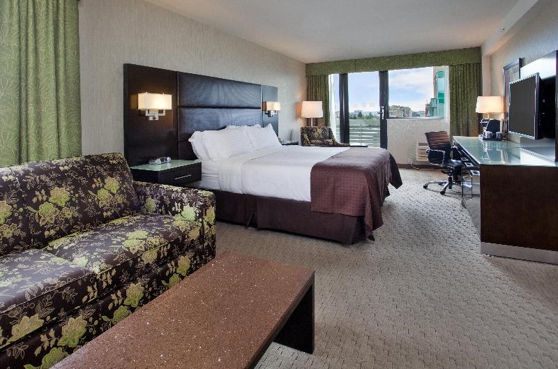 Holiday Inn Vancouver Centre image