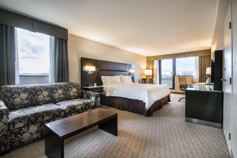 Holiday Inn Vancouver Centre image
