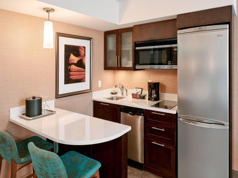 Residence Inn Vancouver Downtown image