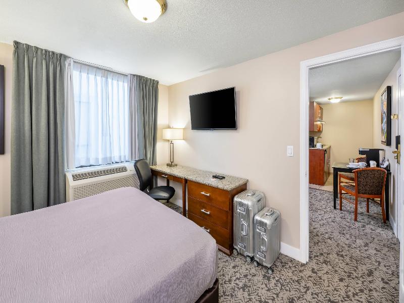 Quality Inn & Suites Downtown Vancouver image