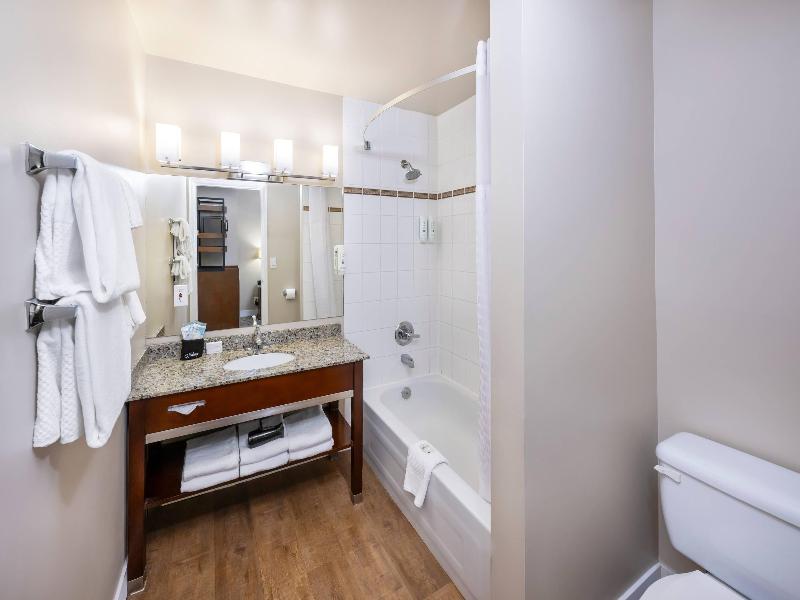 Quality Inn & Suites Downtown Vancouver image