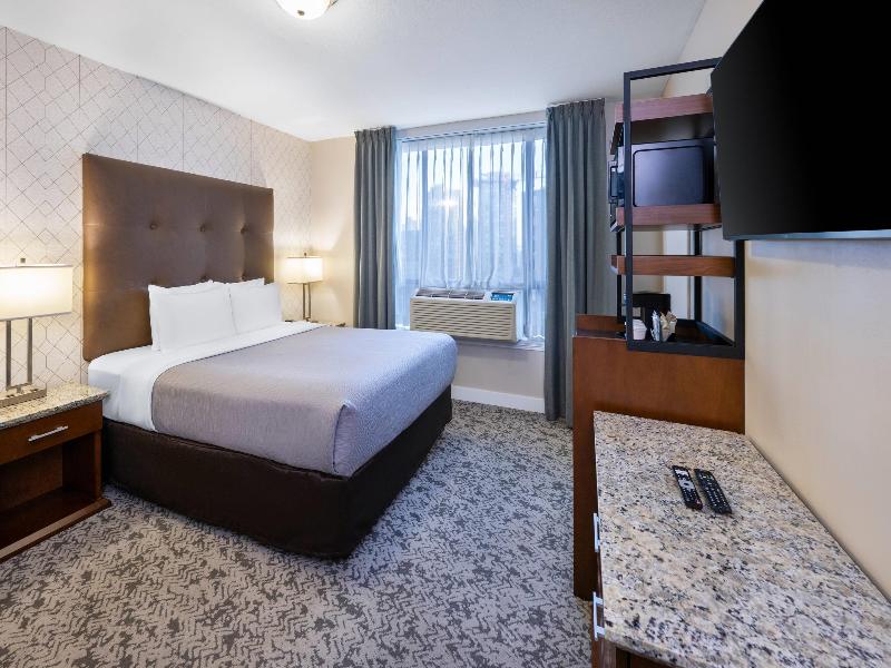 Quality Inn & Suites Downtown Vancouver image