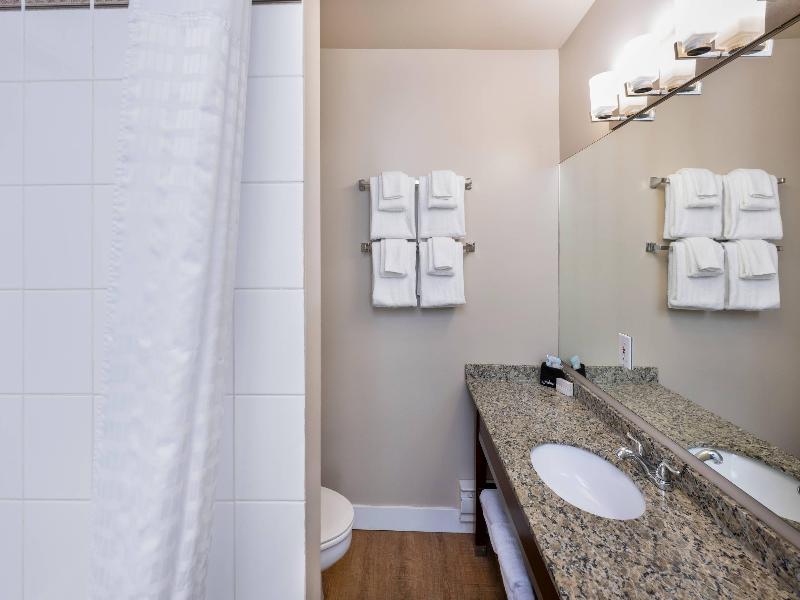 Quality Inn & Suites Downtown Vancouver image