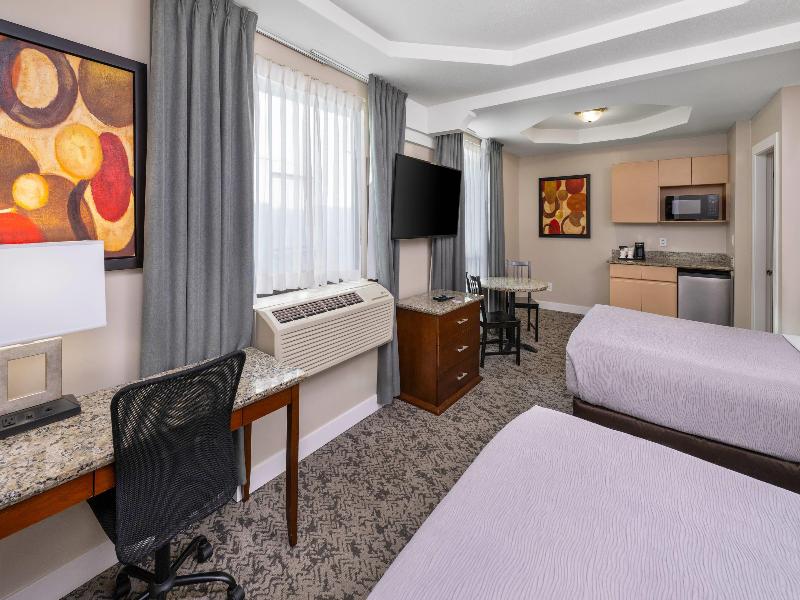 Quality Inn & Suites Downtown Vancouver image