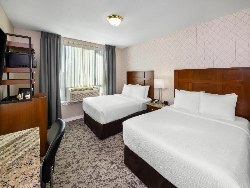 Quality Inn & Suites Downtown Vancouver image