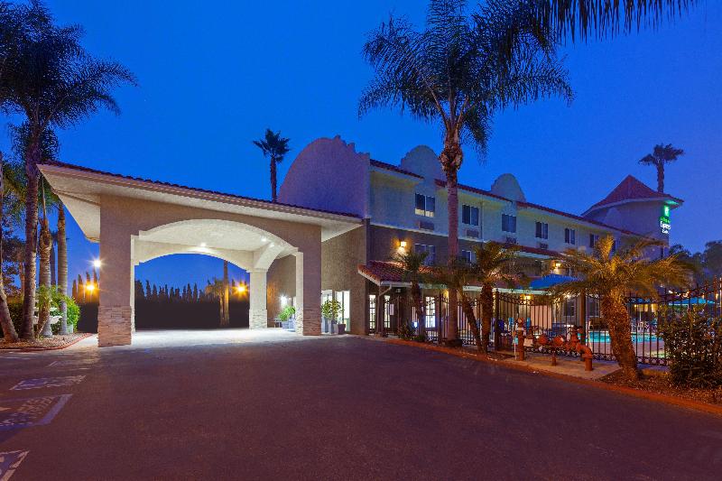 Holiday Inn Express & Suites San Diego-Escondido