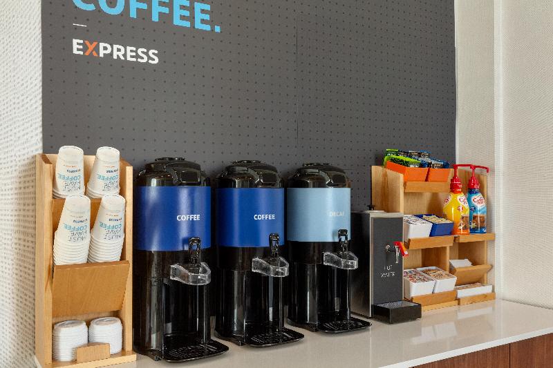 Holiday Inn Express West Sacramento  photo 4