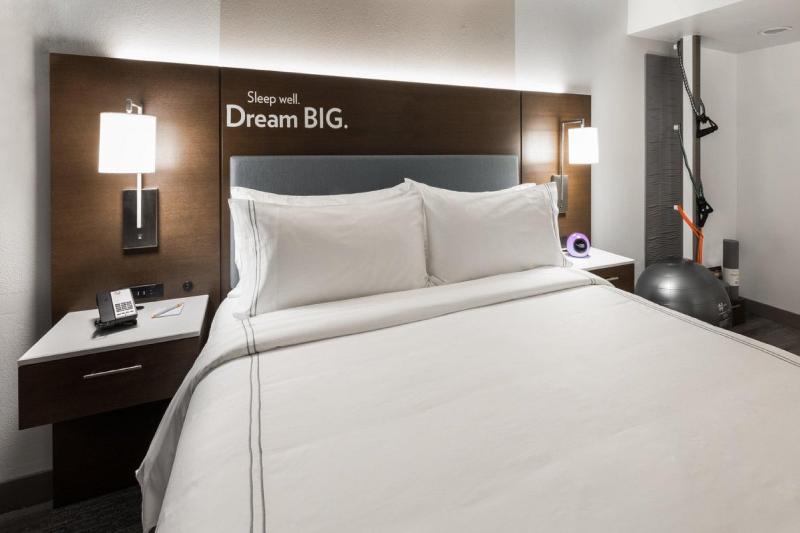 Even Hotel Tinley Park Hotel & Convention Center image
