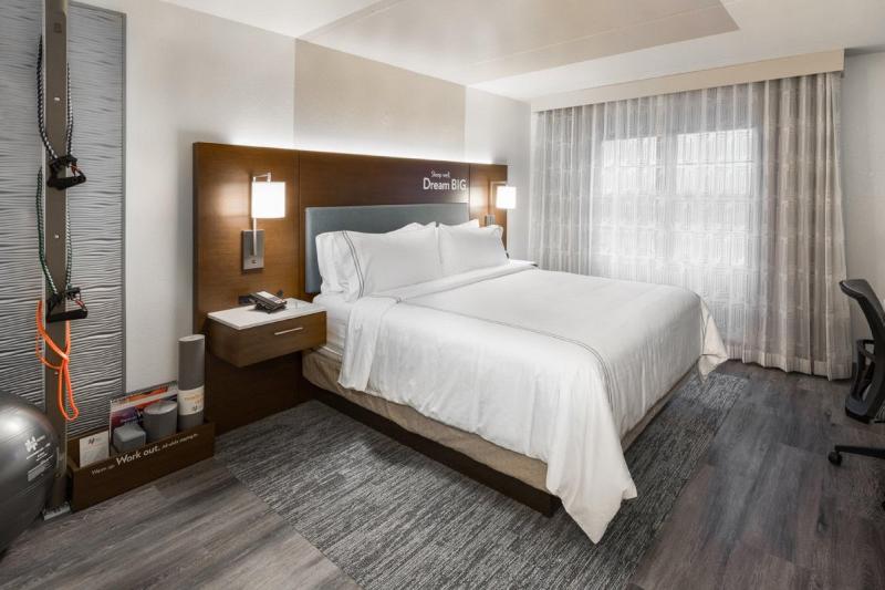 Even Hotel Tinley Park Hotel & Convention Center image