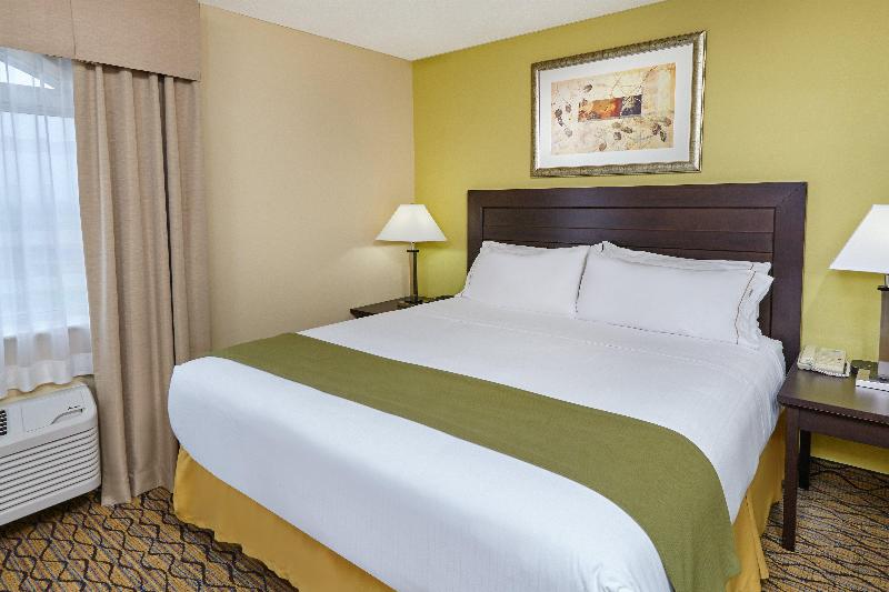Holiday Inn Express Suites Chicago-Libertyville image