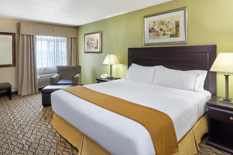 Holiday Inn Express Suites Chicago-Libertyville image