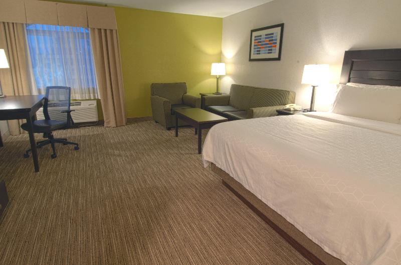 Holiday Inn Express Suites Chicago-Libertyville image