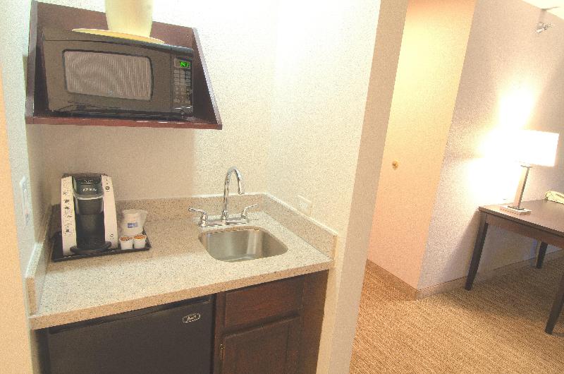 Holiday Inn Express Suites Chicago-Libertyville image