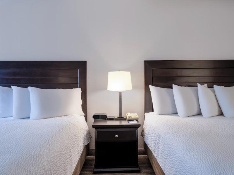 Holiday Inn Express Suites Chicago-Libertyville image