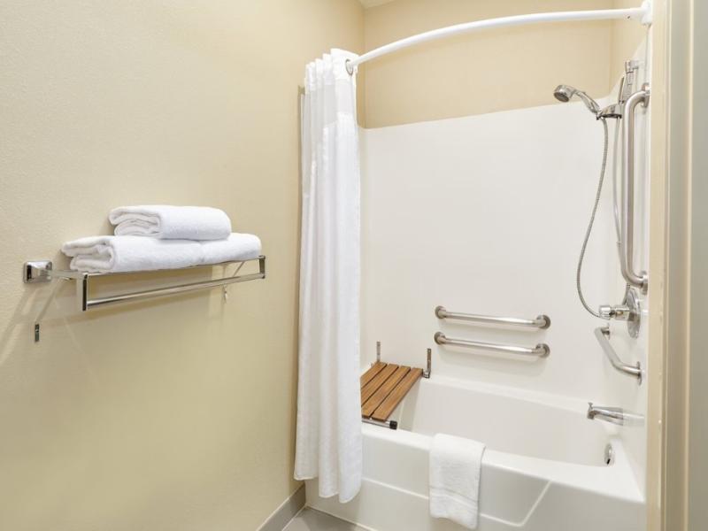 Holiday Inn Express Suites Chicago-Libertyville image