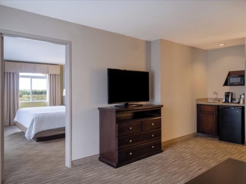 Holiday Inn Express Suites Chicago-Libertyville image