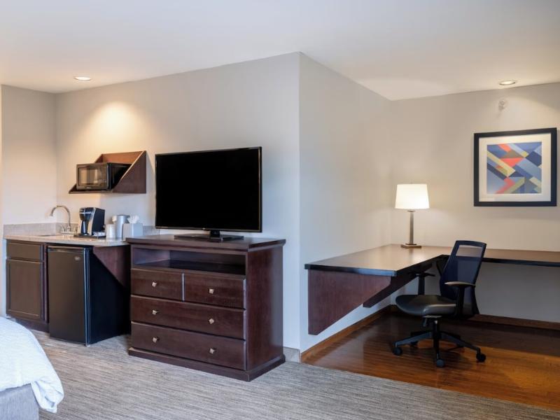 Holiday Inn Express Suites Chicago-Libertyville image