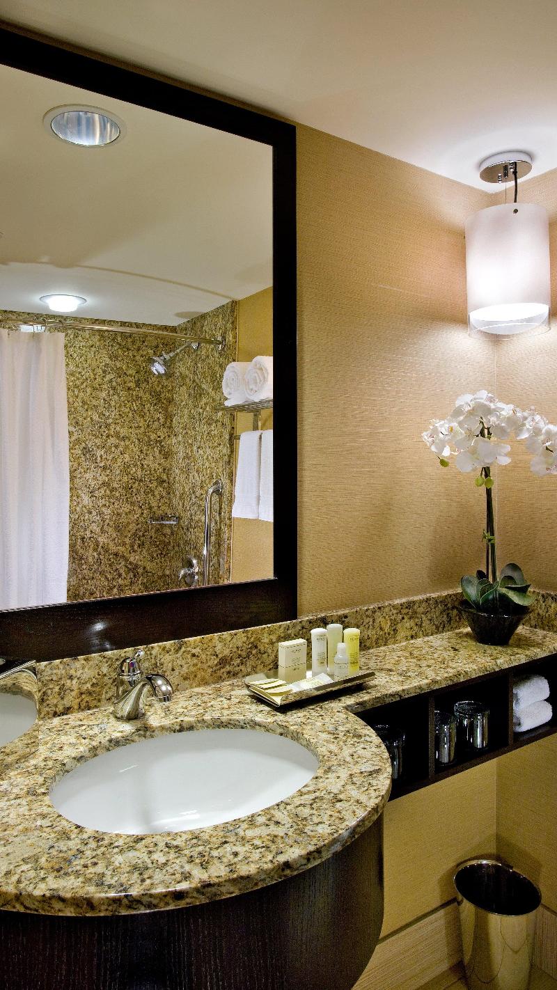 Crowne Plaza Lombard - Downers Grove photo 12