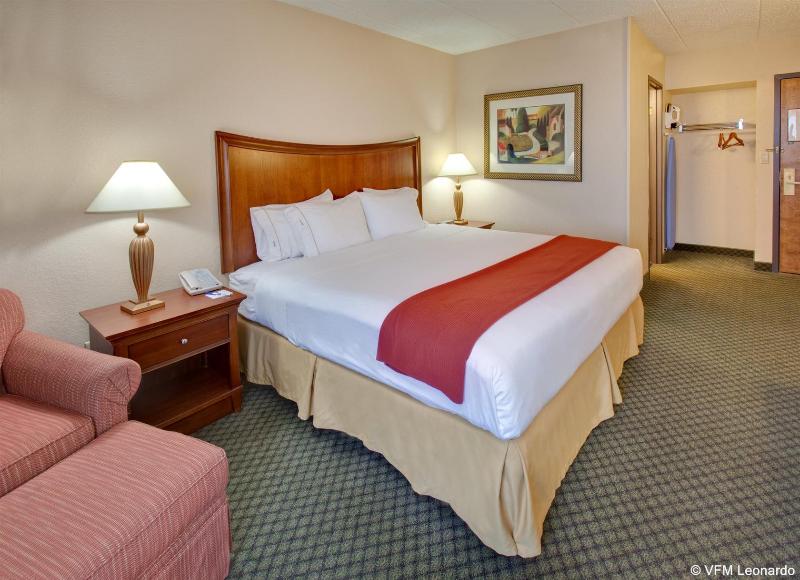 Holiday Inn Express Chicago-Downers Grove photo 8
