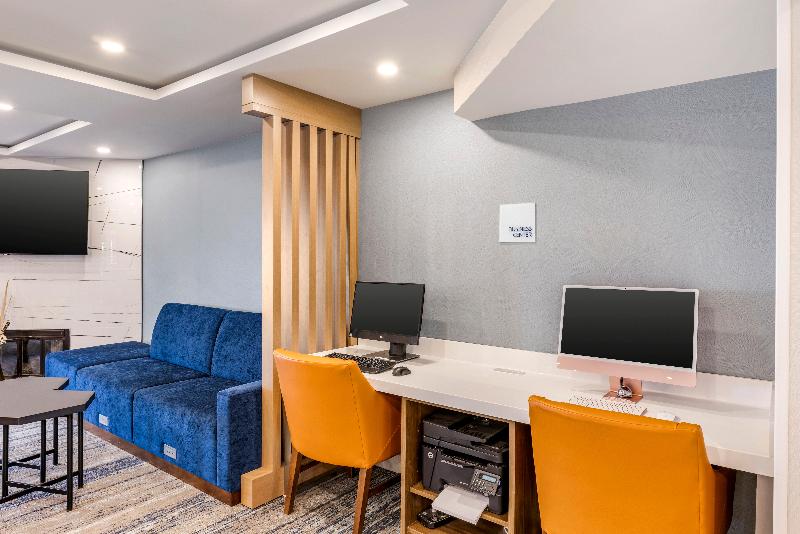 Holiday Inn Express Chicago-Downers Grove