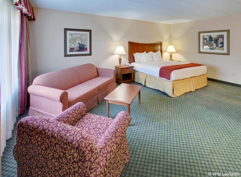 Holiday Inn Express Chicago-Downers Grove photo 7
