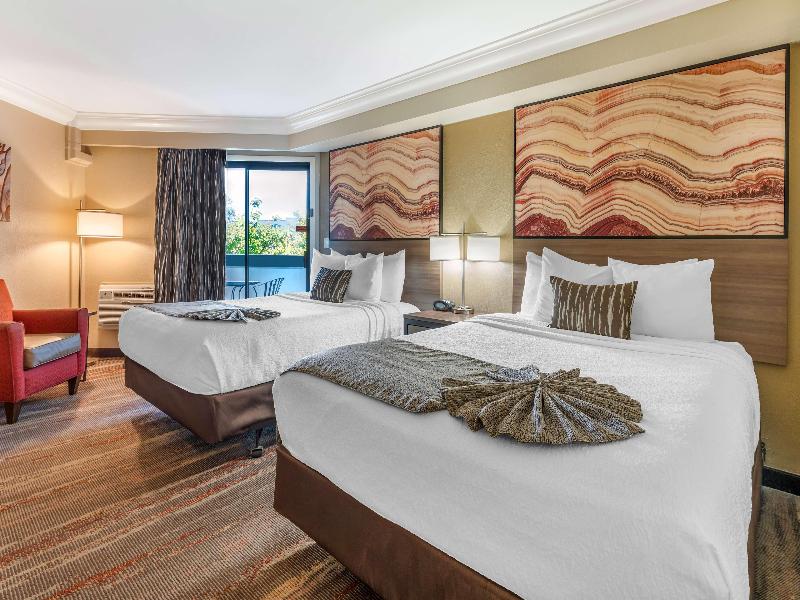 Best Western Plus Wine Country Inn & Suites image