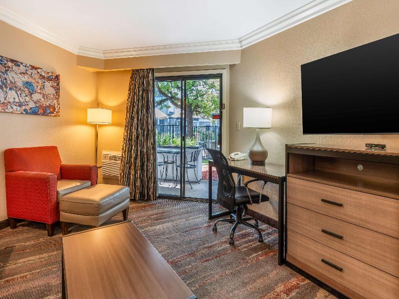 Best Western Plus Wine Country Inn & Suites image