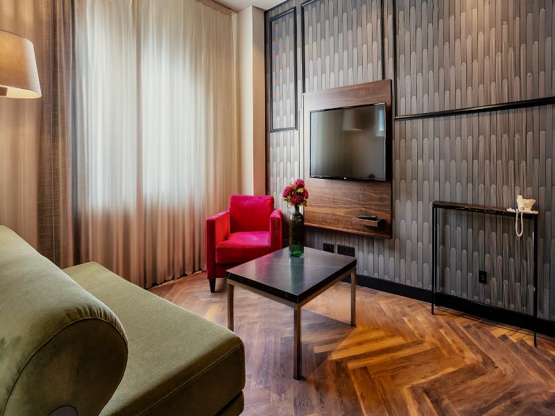 Hotel Vertice Sevilla Aljarafe image