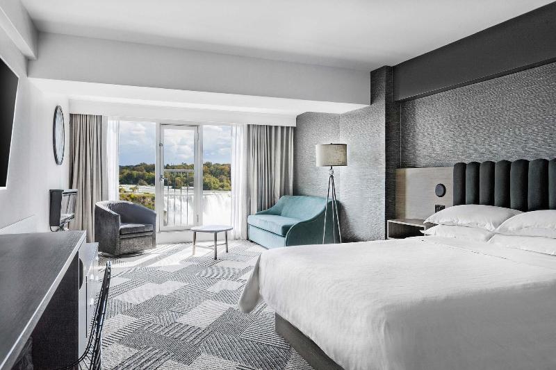 Stay in style at Sheraton Fallsview