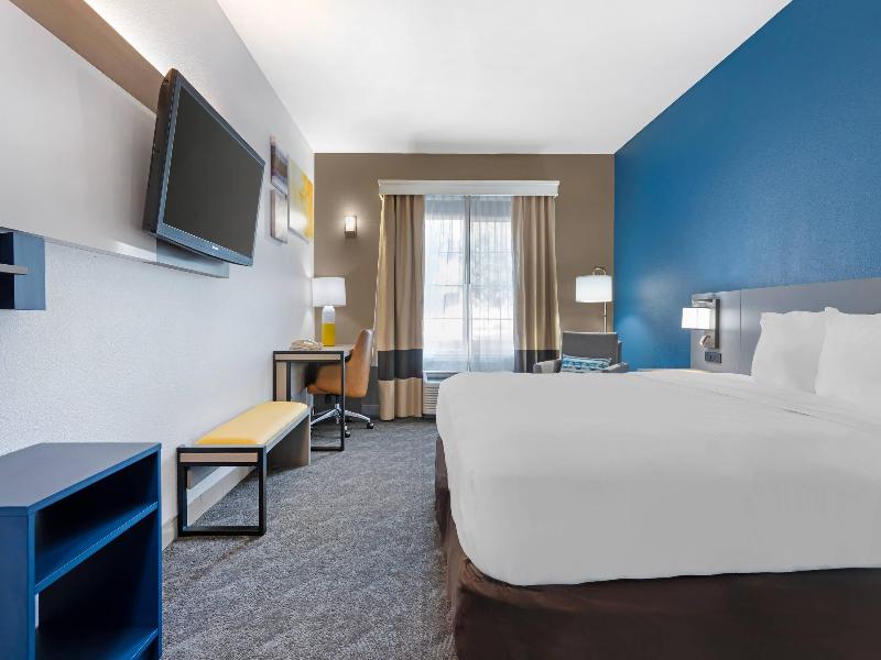 Comfort Inn & Suites Sacramento - University Area image