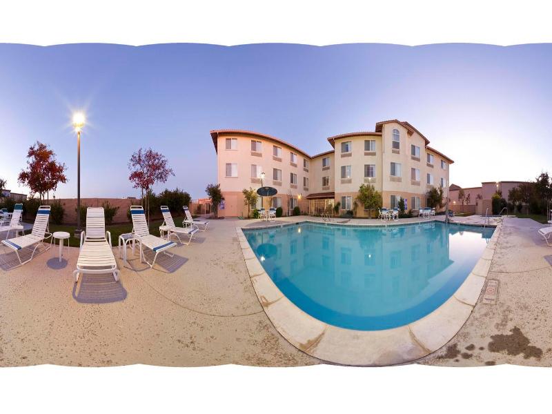 Holiday Inn Express Manteca  image